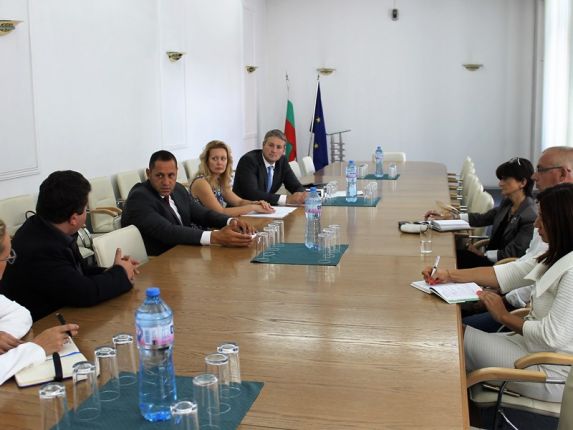 Зам.-министър Манолев: До 50 хил. лева ще могат да ползват български малки и средни предприятия за излизане на фондовата борса